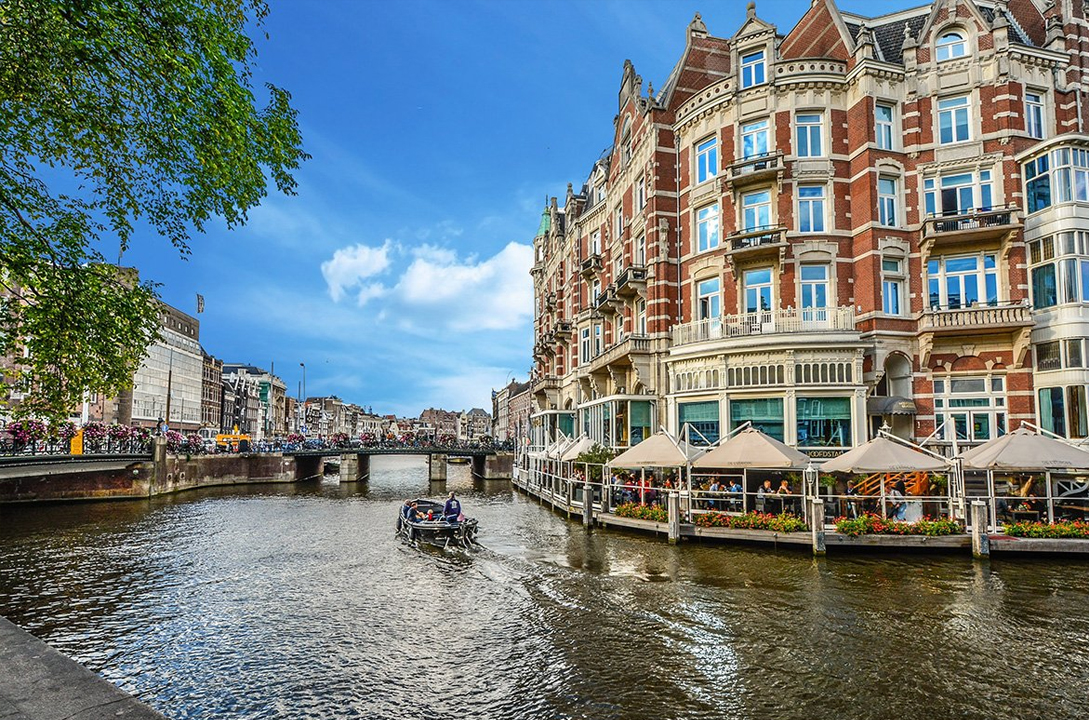 Sightseeing image of Amsterdam and Cologne
